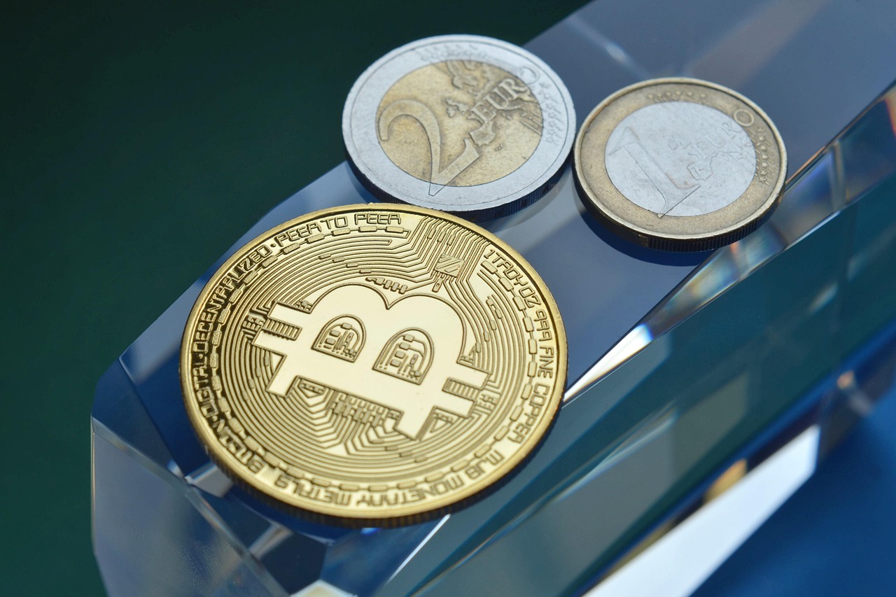 余弦：Hyperliquid上50倍杠杆巨鲸再以452万USDC做多ETH！爆仓价1391美元