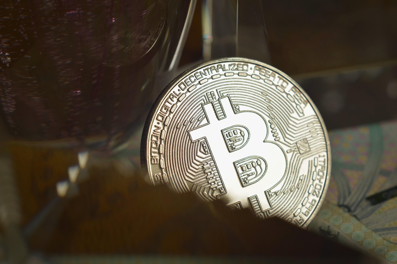 AI概念币ACT、IP 同步暴跌20% 又迅速反弹！诡异的币价走势引热议